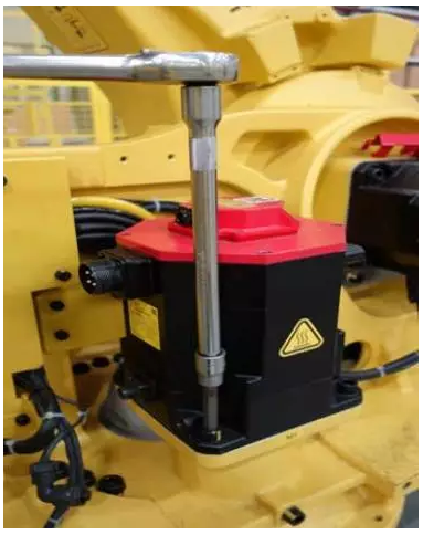 FANUC機(jī)器人保養(yǎng)： J1軸馬達(dá)更換流程